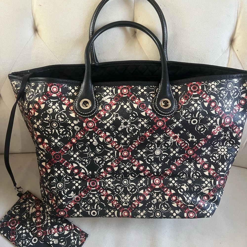 CHANEL Black and Red Embroidered Tote Bag - Picture 1 of 14